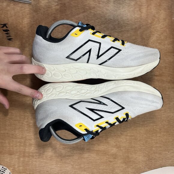 New Balance Fresh Foam 680 v8 Men Size 9 Shoes M680LW8 White/Black/Ginger Lemon - Picture 6 of 10